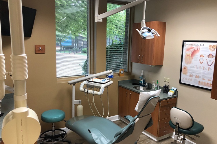 Comfortable dental treatment chair